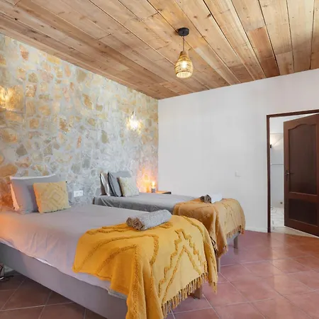 Casa Ferrobo * ساو برأس دي البورتيل