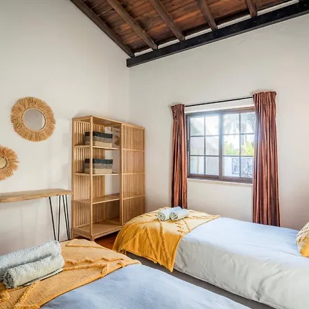 Casa Ferrobo * ساو برأس دي البورتيل